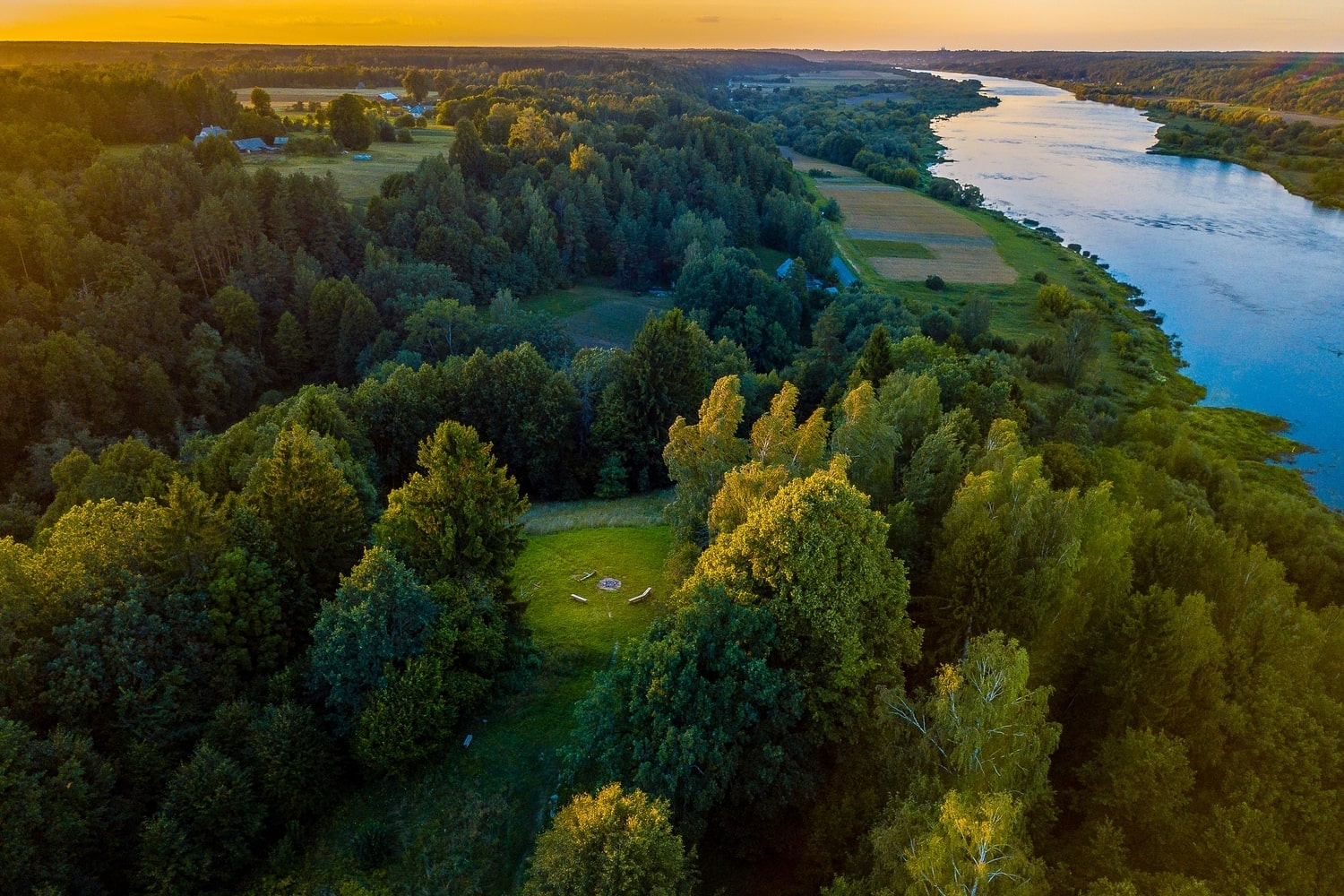 Altoniškių piliakalnis 1