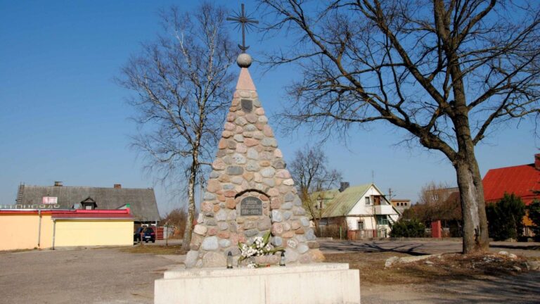 Lietuvos Nepriklausomybės dešimtmečio paminklas