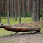 Vinco Mykolaičio - Putino skulptūrinių suolelių parkas 1