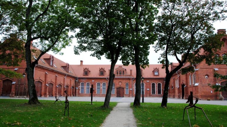 Raudondvario dvaro menų inkubatorius