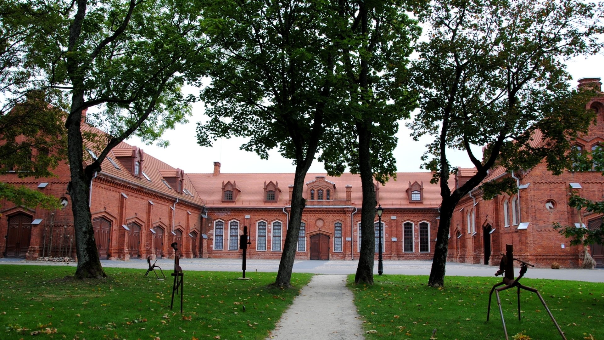 Raudondvario dvaro menų inkubatorius 1