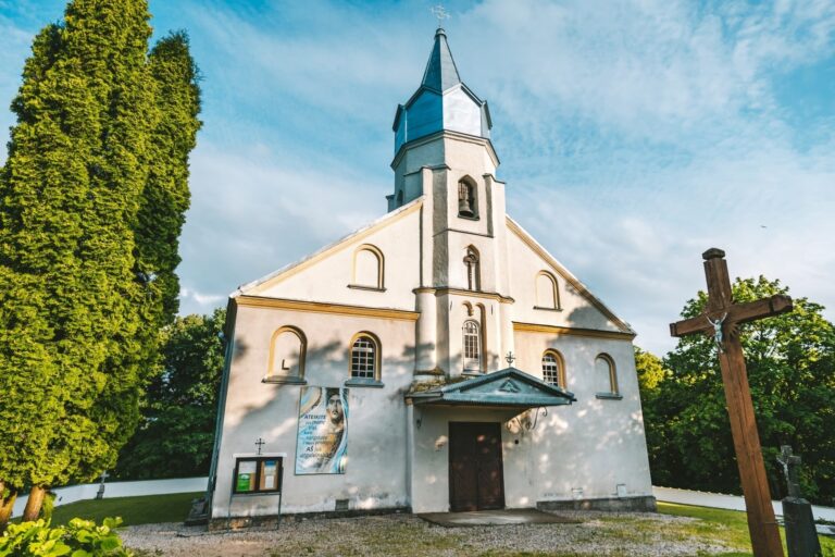 Lapių Šv. Jono Krikštytojo bažnyčia