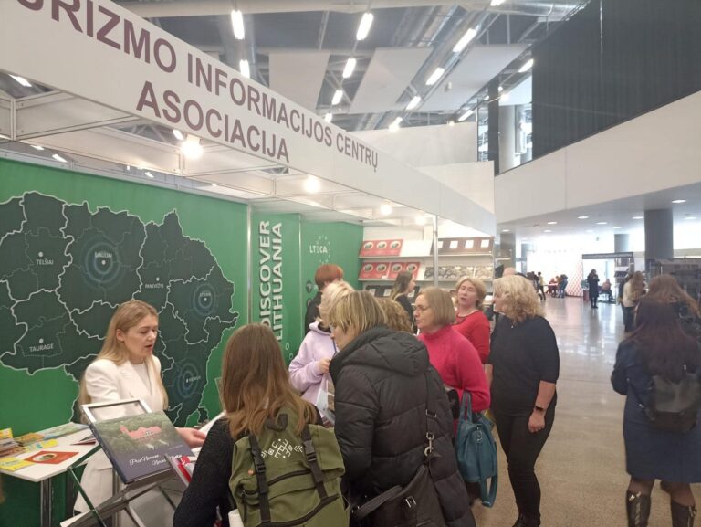 pristatė turizmo naujienas Vilniuje knygų mugėje