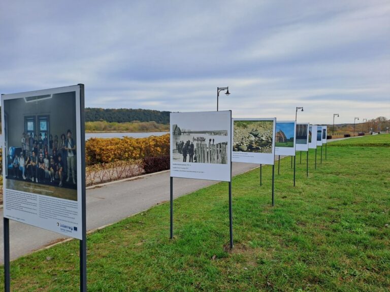 Jaunųjų fotografų plenero „Žmogaus gyvenimas prie vandens“ lauko paroda Zapyškyje